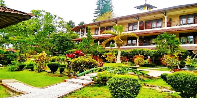 Keindahan Taman Hotel Grand Mercure
