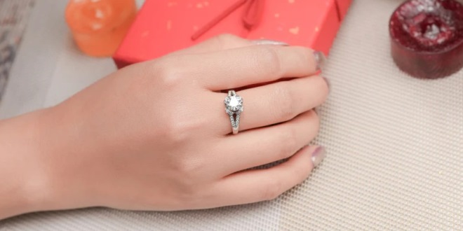 Rekomendasi Kado Ulang Tahun untuk Istri dari VUE Jewelry